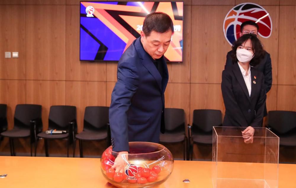 如果他愿意的话，他甚至可以直接让吴东海去见马克思